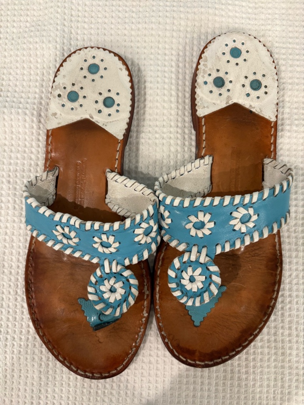 Palm Beach Sandals Blue and White Floral Leather Toe-Post Sandals size 8
